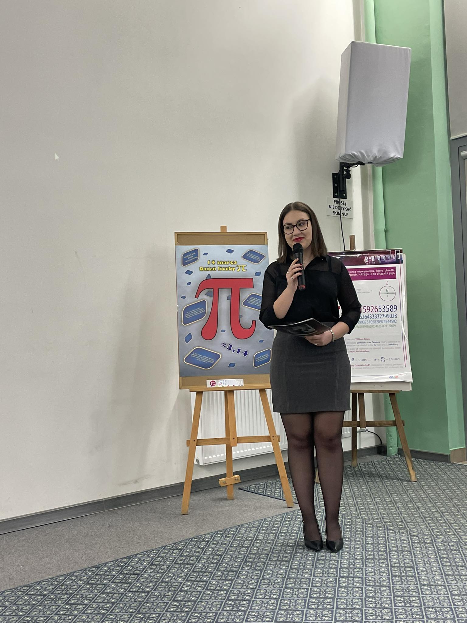Zdjęcie Święto Liczby Pi 2024 (5)454cd613-9019-4ea4-9b55-8baefeada6c9.jpg w galerii Dzień Liczby Pi w II LO